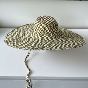 Baggu Packable Sunhat with case in Moss Trippy Checker